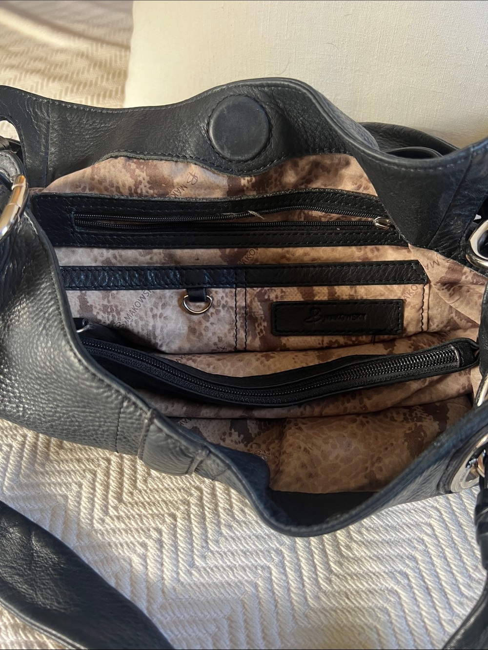 B. Makowsky black pebbled leather hobo shoulder bag - Picture 5 of 8